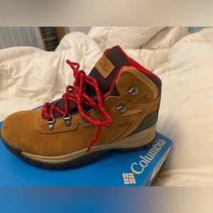 Columbia Women's Newton Ridge Plus Waterproof Amped Hiking Boot
